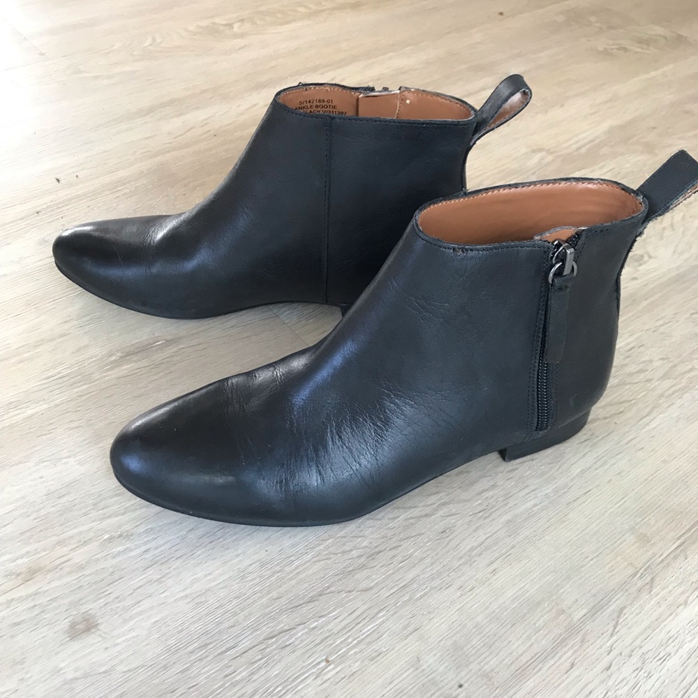 NWOT. Women’s Gap booties. Size 6 1/2.